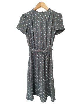 Vintage Grey Short-Sleeve Belted Midi Dress with Multicolor Dot Print